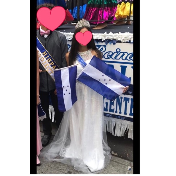 Prom dress - Picture 1 of 4